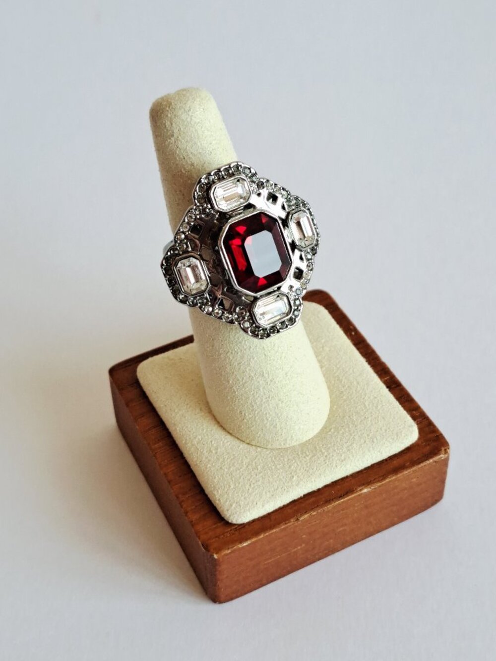 NEW Vintage Swarovski Sheila Ruby Red Ring Signed Size 6.5 - Picture 3 of 14